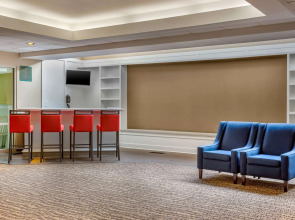 Comfort Suites Oakbrook Terrace near Oakbrook Center