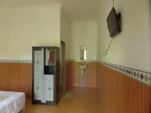 Peaceful Penida Hill Bungalow