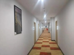 Shell Hotel Qinzhou Yangzhou Street Baishihu Park Wuyue Square