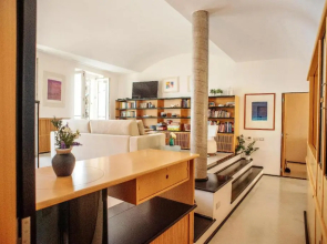 Carattino 12: Idyllic Seafront Family Retreat