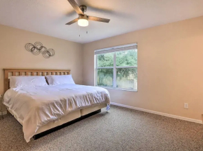 Townhome w/ Resort Amenities in Davenport!