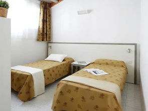 Bungalow in Caorle With Garden Furniture
