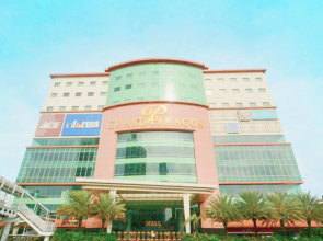 Grand Paragon