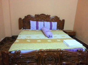 Somnuek Guest House