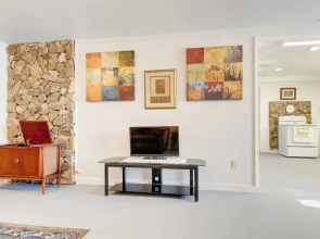 Comfortable Alabama Apartment: Pets Welcome!