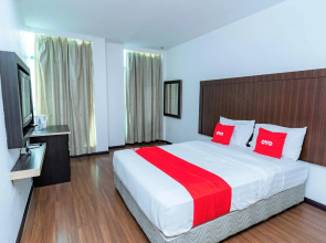 OYO 90375 Reggae Inn