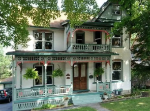 Victorian Loft B & B
