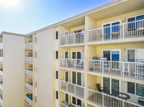 Holiday Surf & Racquet 614 2 Bedroom Condo by RedAwning