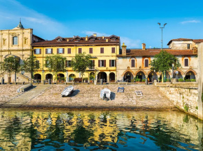 La Dolce Vita Pied Dans L' Eau