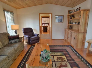 Sunset Shores Retreat 3 Bedrooms 2 Bathrooms Condo