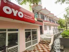 OYO 12411 Woodside Guest House