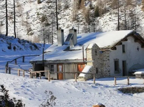 Rifugio Capanna Anzana 2'050 m.s.l.m.