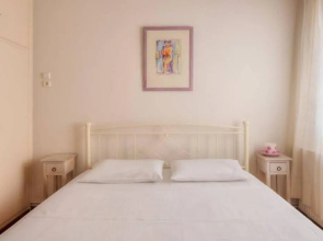 Anassa House