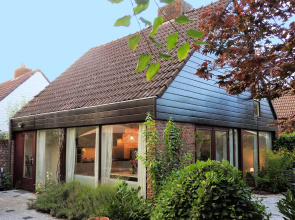 Quiet Holiday Home in South Holland by the Lake
