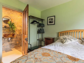 Self-contained Cosy one Bedroom Holiday Barn