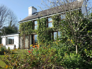 Nant yr Onnen B&B and Ysgubor Holiday Cottage