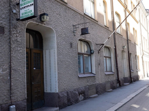 2ndhomes Charming 2BR Home w Balcony