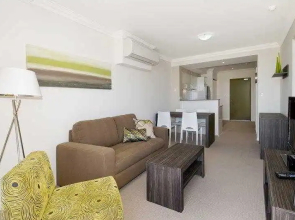 Dolphin Quay Apartment Hotel