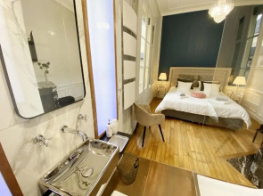 Le Clovis Suites SPA Sauna