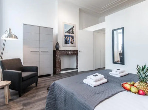 Hermitage Canal View Apartments