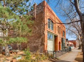Industrial Design Flat Historic Loft Heart of Lohi