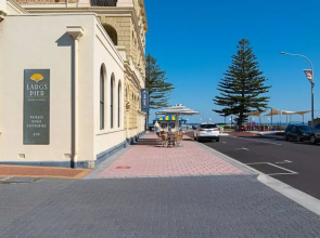Largs Bay Oasis Jetty Views