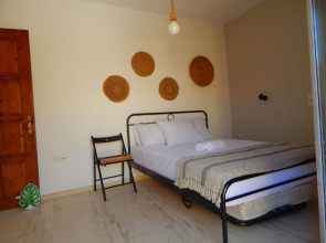 Arismary Cottage Home