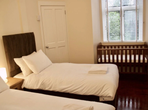 2 Bedroom Flat Off Leith Walk