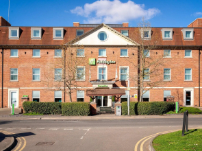 B&B Hotel London Heathrow Hotel