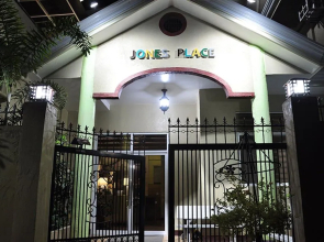 Jones Place Hotel