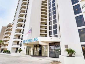 Daytona Beach Shores Condo w/ Oceanfront Pool!