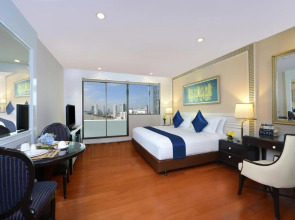 Отель Centre Point Silom