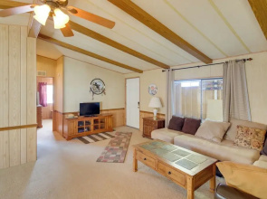 Bullhead City Home w/ Fire Pit - Walk to CO River!
