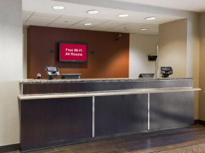 Red Roof Inn PLUS+ Long Island - Garden City