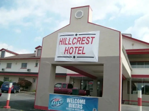 Hillcrest Hotel and Lounge