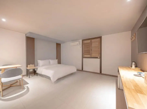 Zzam Hotel