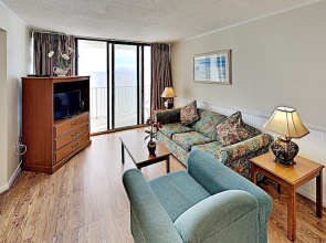 Sands Beach Club 1022
