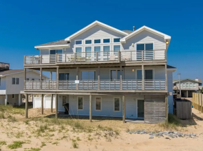 Neptune II - 9 Br Home