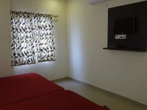 Hotel Sai Hira by OYO Rooms