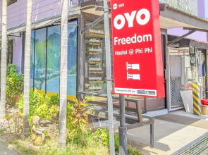 OYO 585 Freedom Hostel @ Phi Phi
