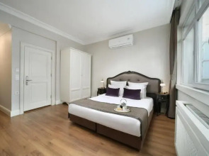 Meroddi La Porta Hotel