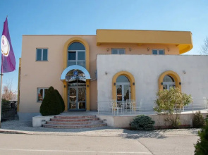 Hotel Hum