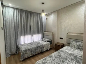 New Gorgeous 2br Condo with Pool minutes to Beach