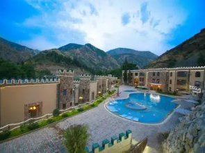 2 Bedroom With Mountain View