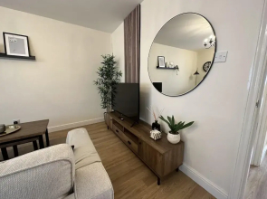 Charming 2-bed Apartment in Danbury, Essex