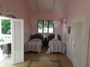 Playa Negra Guesthouse