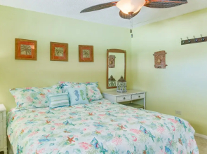 Beachfront Tavernier Abode w/ Balcony & Bay Views!