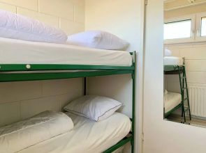 Bungalow Sint Maartenszee Near Sandy Beach