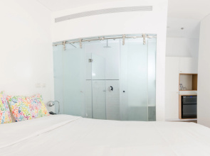 Sea Side by Zvieli Hotels