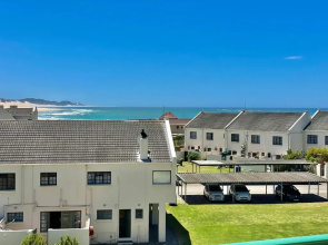 84 Settler Sands Beachfront Accommodation Sea View